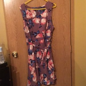 Ixia floral print dress with pockets.